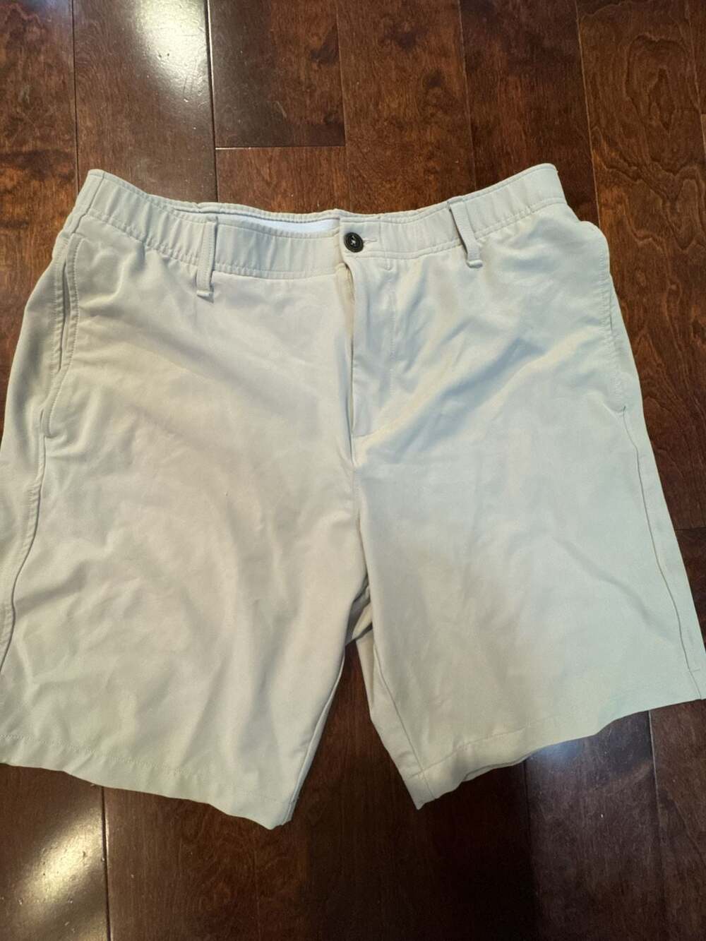 Under Armour Men's Beige Chino Shorts, Size 36